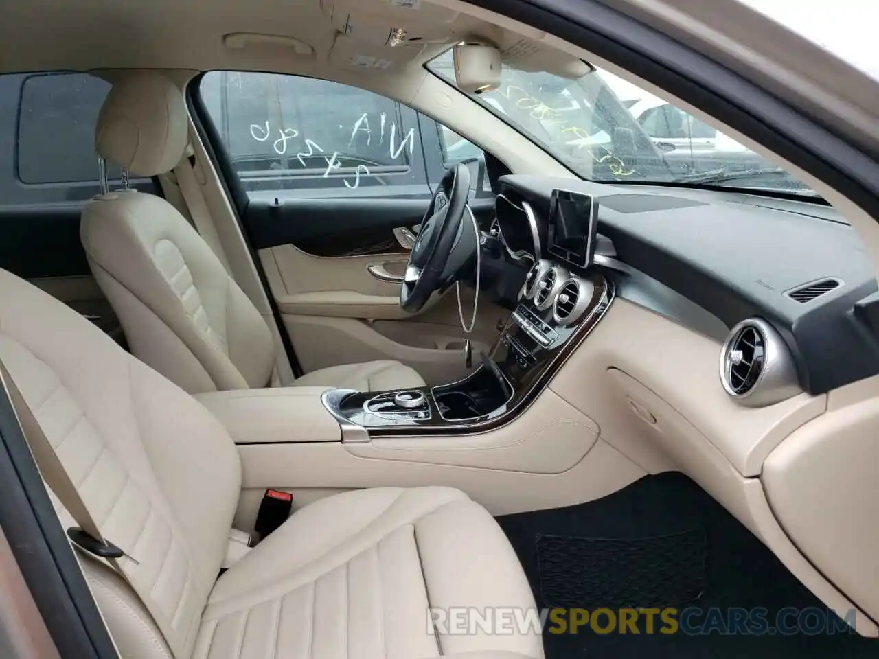 5 Photograph of a damaged car WDC0G4KB5KV158352 MERCEDES-BENZ GLC-CLASS 2019