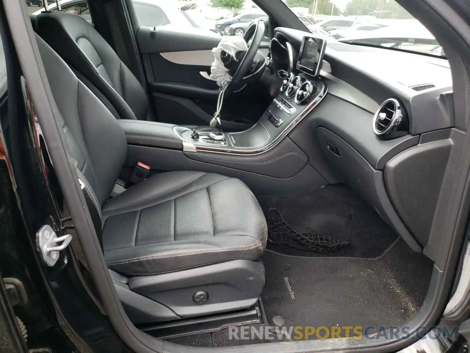 5 Photograph of a damaged car WDC0G4KB6KF567583 MERCEDES-BENZ GLC-CLASS 2019