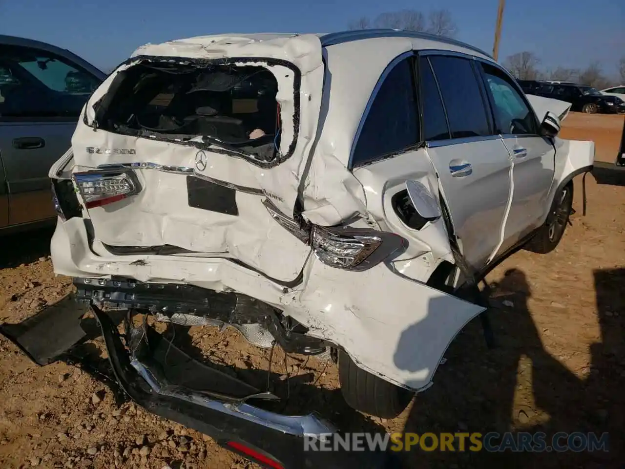 4 Photograph of a damaged car WDC0G4KB7KV123523 MERCEDES-BENZ GLC-CLASS 2019