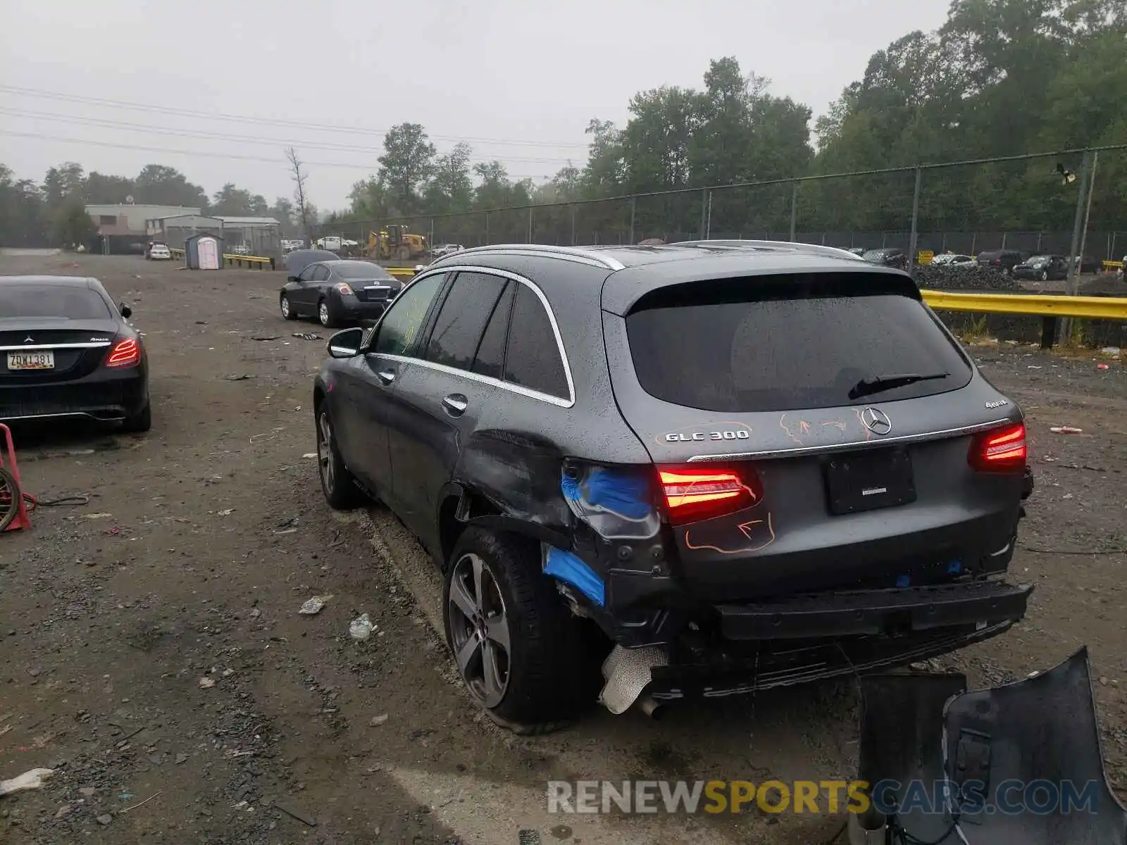 3 Фотография поврежденного автомобиля WDC0G4KB7KV142055 MERCEDES-BENZ GLC-CLASS 2019