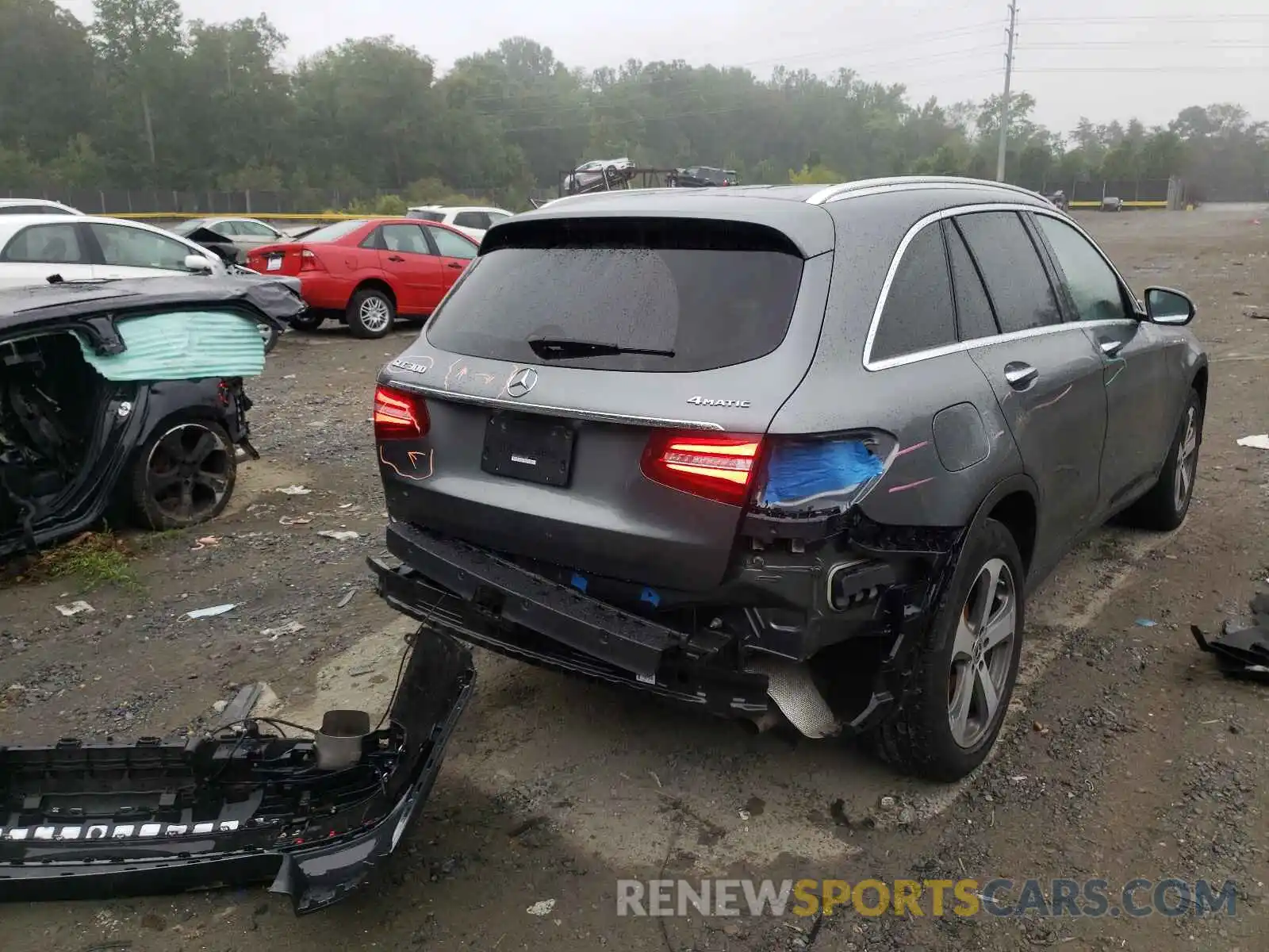 4 Photograph of a damaged car WDC0G4KB7KV142055 MERCEDES-BENZ GLC-CLASS 2019