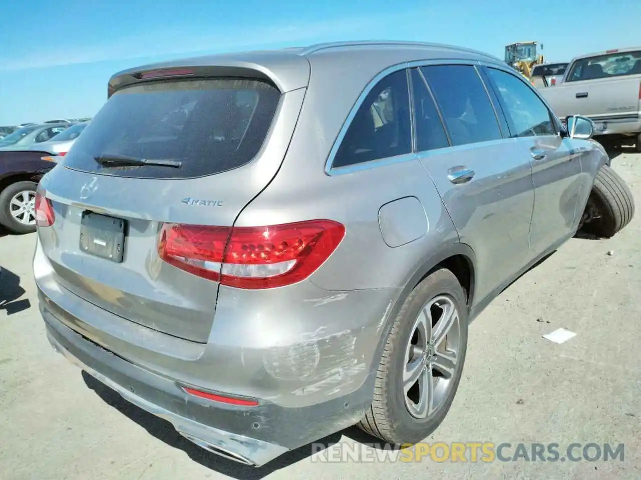 4 Фотография поврежденного автомобиля WDC0G4KB7KV152116 MERCEDES-BENZ GLC-CLASS 2019