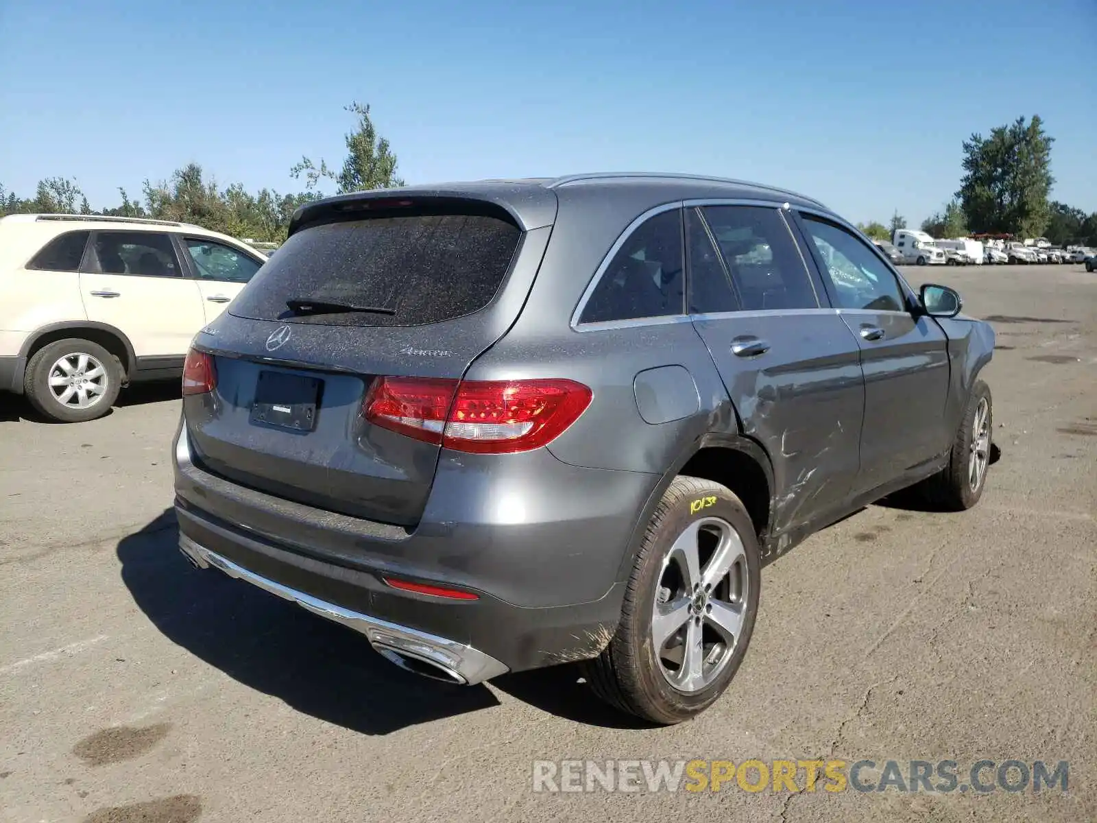 4 Photograph of a damaged car WDC0G4KB7KV172849 MERCEDES-BENZ GLC-CLASS 2019