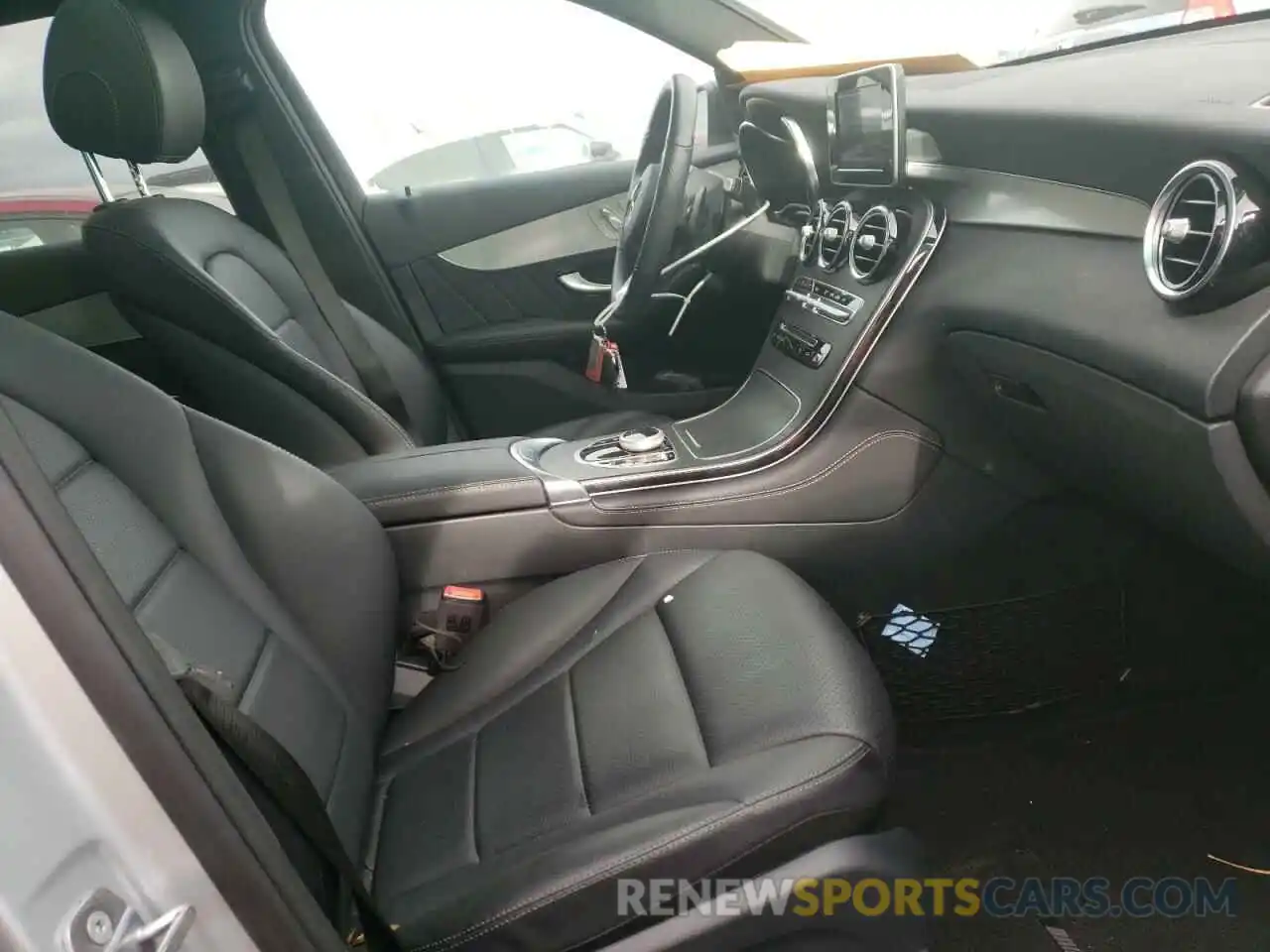 5 Photograph of a damaged car WDC0G4KB7KV182880 MERCEDES-BENZ GLC-CLASS 2019