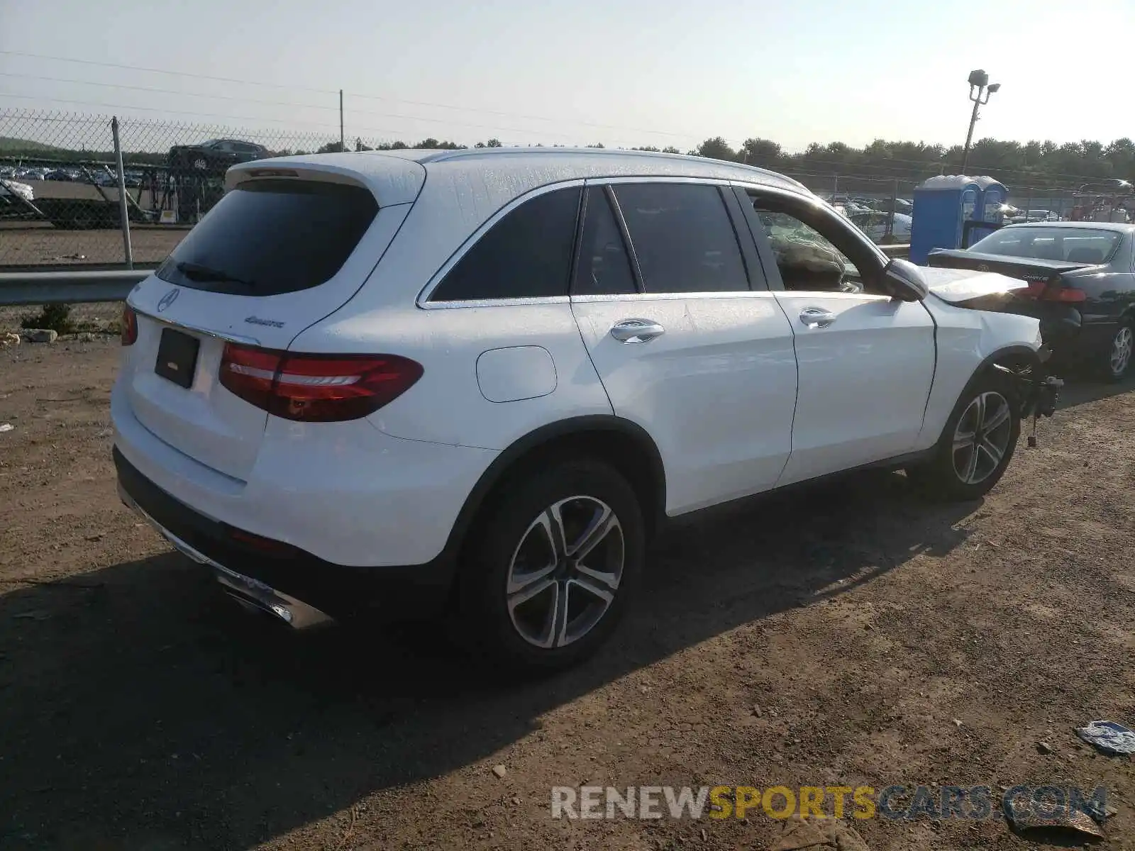 4 Photograph of a damaged car WDC0G4KB9KV164042 MERCEDES-BENZ GLC-CLASS 2019