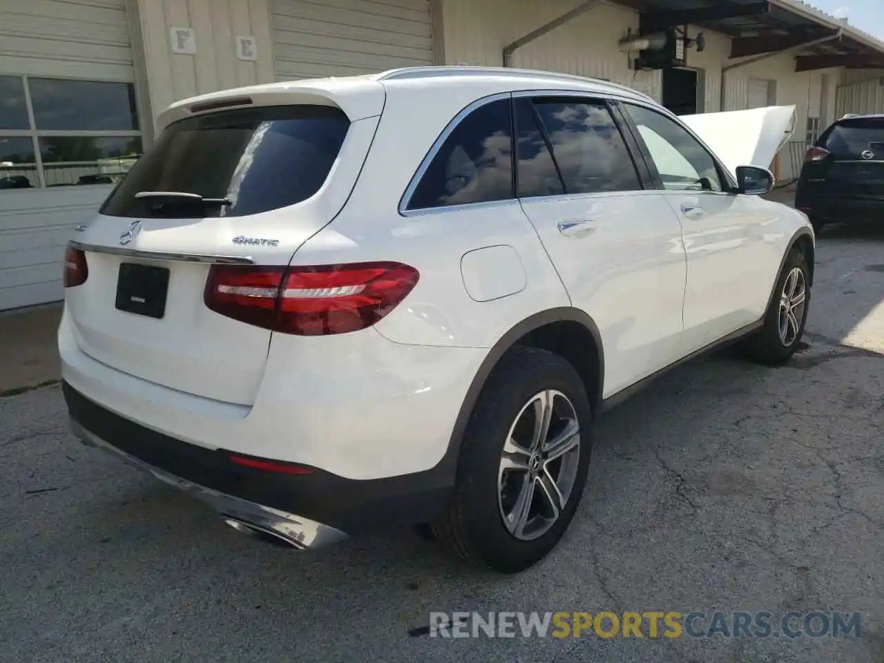 4 Photograph of a damaged car WDC0G4KBXKF665256 MERCEDES-BENZ GLC-CLASS 2019