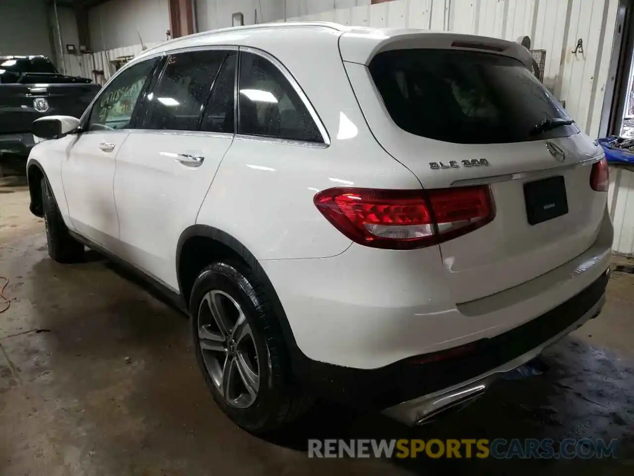 3 Photograph of a damaged car WDC0G4KBXKV133592 MERCEDES-BENZ GLC-CLASS 2019