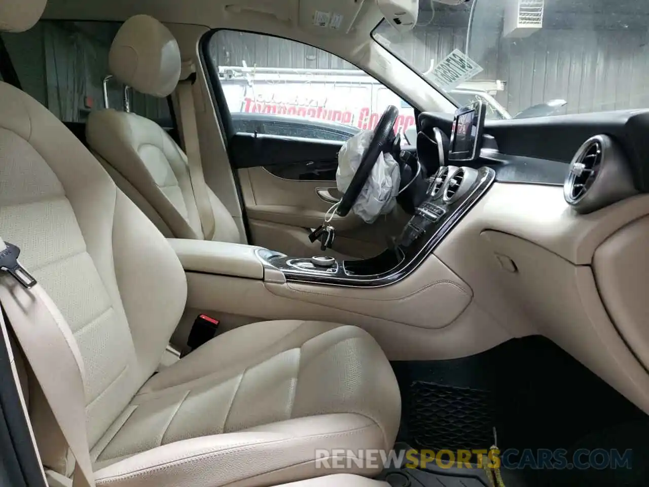 5 Photograph of a damaged car WDC0G4KBXKV133592 MERCEDES-BENZ GLC-CLASS 2019