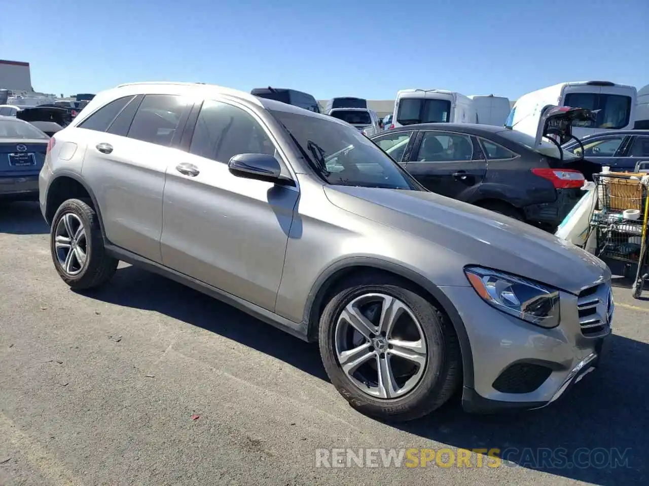 4 Photograph of a damaged car WDC0G4KBXKV197163 MERCEDES-BENZ GLC-CLASS 2019