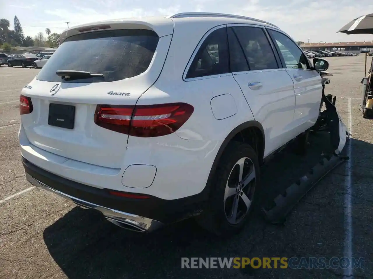 4 Photograph of a damaged car WDC0G5EB0KF613040 MERCEDES-BENZ GLC-CLASS 2019