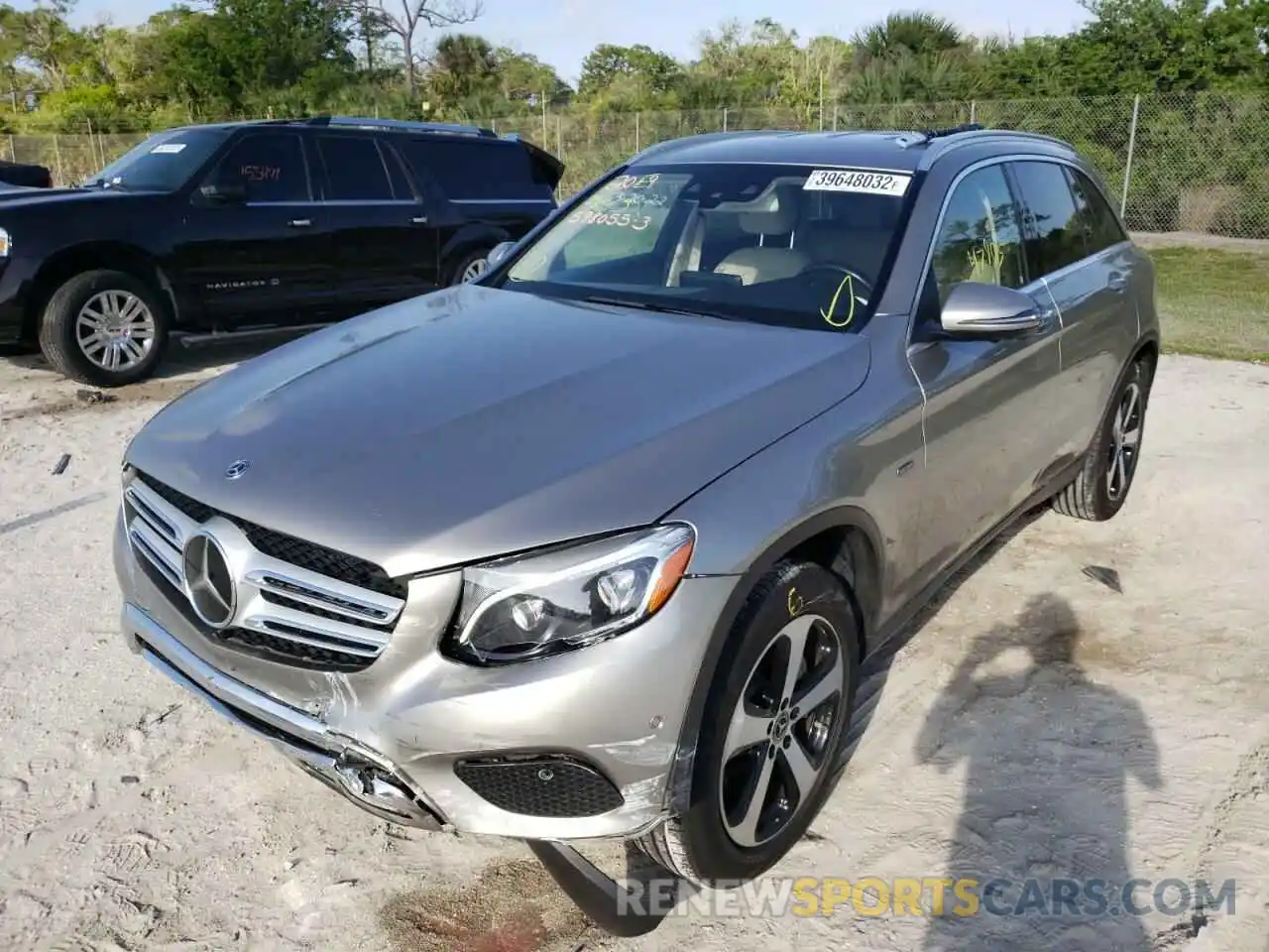 2 Photograph of a damaged car WDC0G5EB2KF598055 MERCEDES-BENZ GLC-CLASS 2019