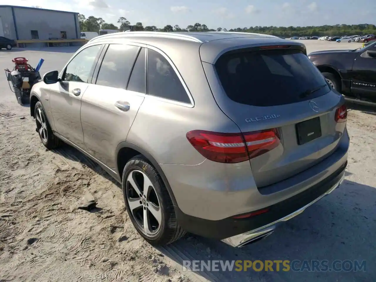 3 Photograph of a damaged car WDC0G5EB2KF598055 MERCEDES-BENZ GLC-CLASS 2019