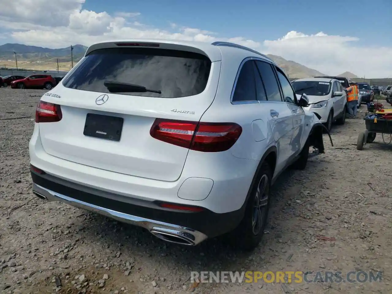 4 Photograph of a damaged car WDC0G5EB3KF608429 MERCEDES-BENZ GLC-CLASS 2019