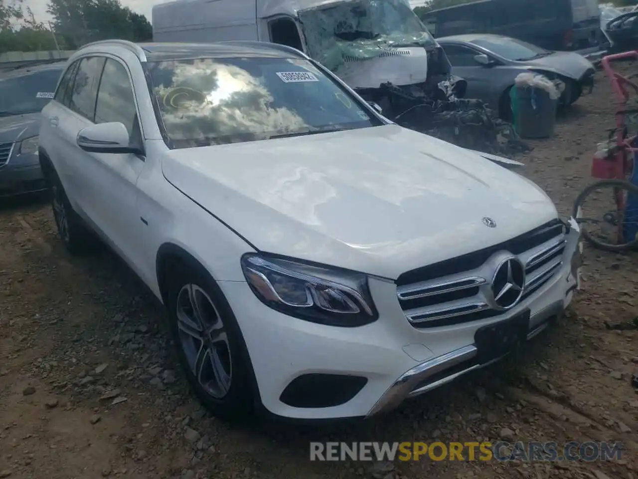 1 Photograph of a damaged car WDC0G5EB8KF590381 MERCEDES-BENZ GLC-CLASS 2019