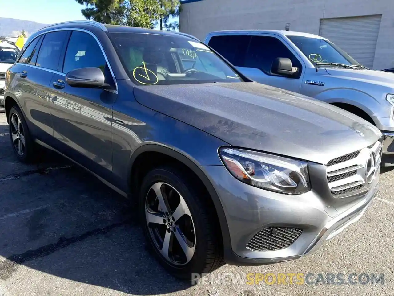 1 Photograph of a damaged car WDC0G5EB8KF621600 MERCEDES-BENZ GLC-CLASS 2019