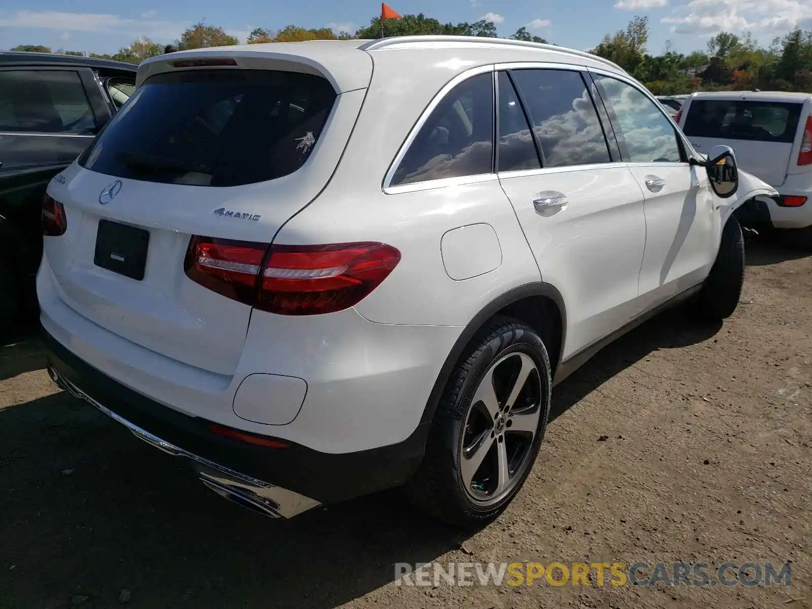 4 Фотография поврежденного автомобиля WDC0G5EB9KF622061 MERCEDES-BENZ GLC-CLASS 2019