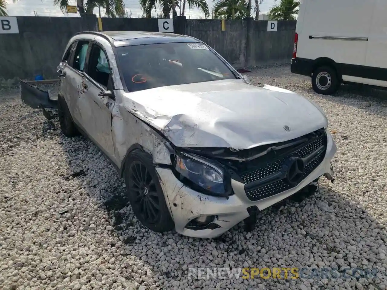 1 Photograph of a damaged car WDC0G6EB5KF503865 MERCEDES-BENZ GLC-CLASS 2019