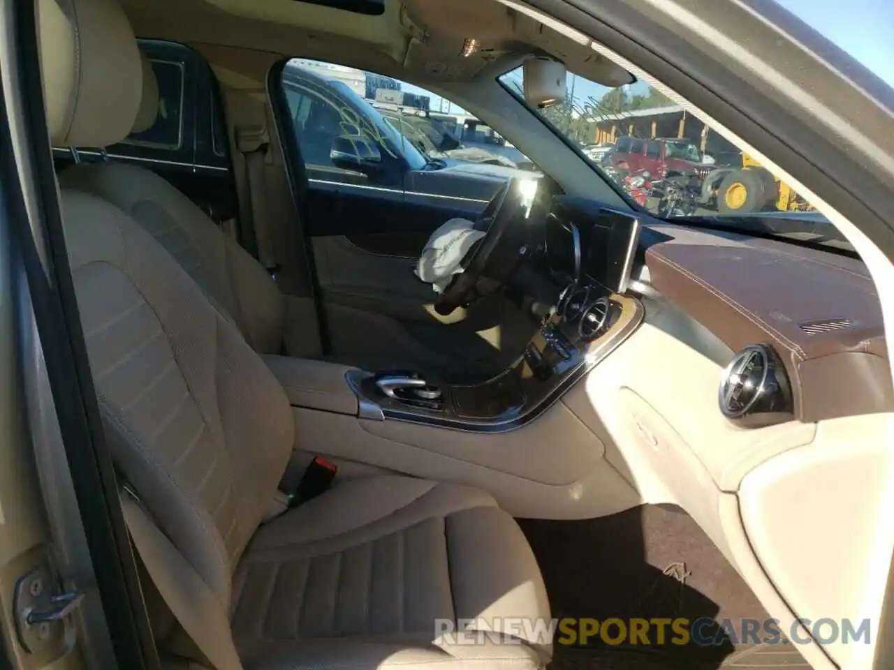 5 Photograph of a damaged car WDC0G6EB8KF513094 MERCEDES-BENZ GLC-CLASS 2019