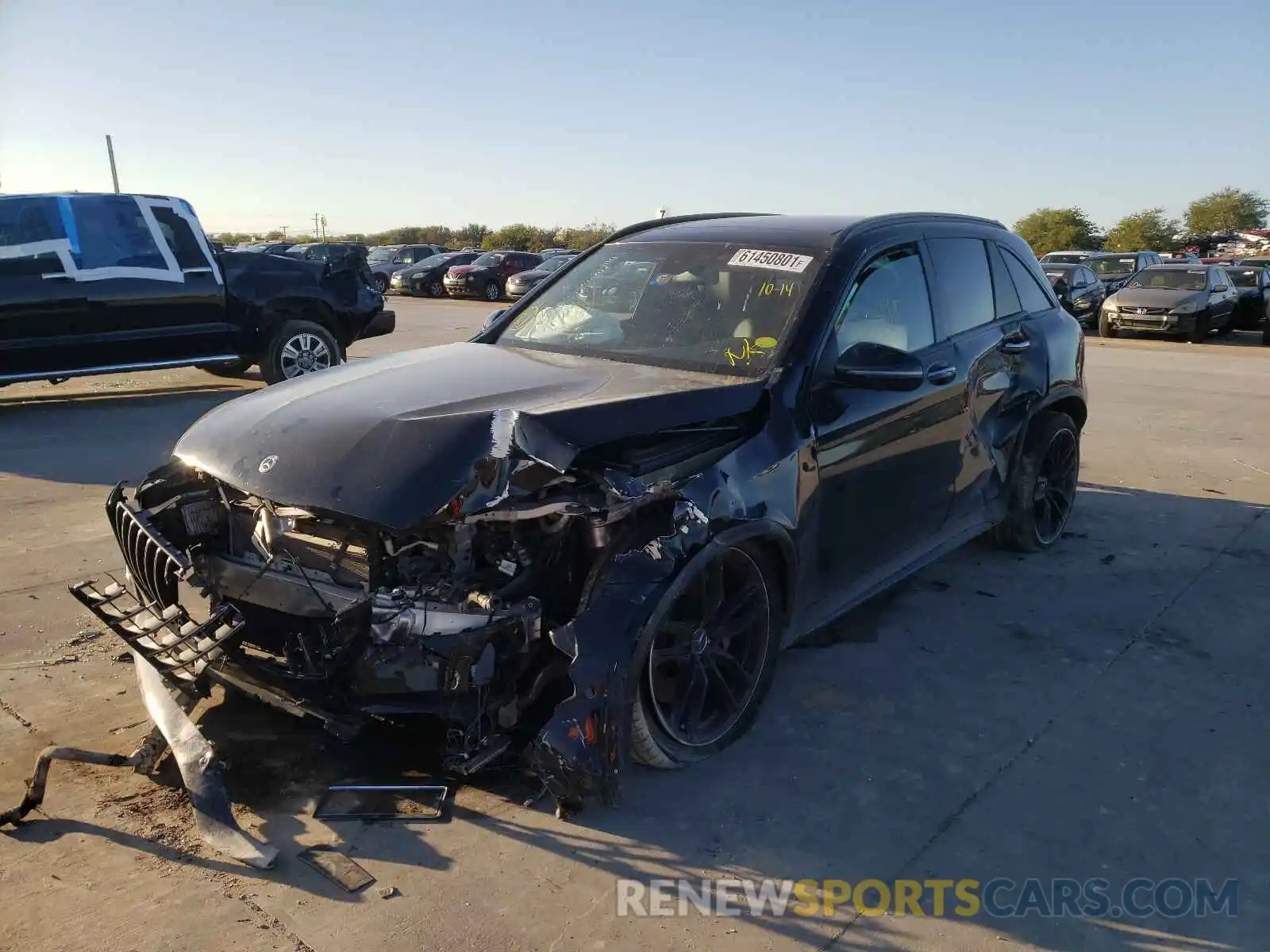 2 Photograph of a damaged car WDC0G8JB2KF499260 MERCEDES-BENZ GLC-CLASS 2019