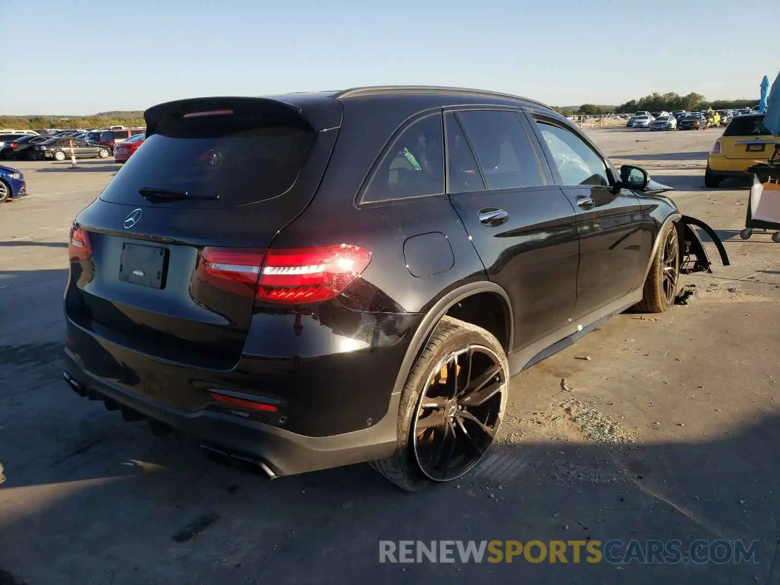 4 Photograph of a damaged car WDC0G8JB2KF499260 MERCEDES-BENZ GLC-CLASS 2019