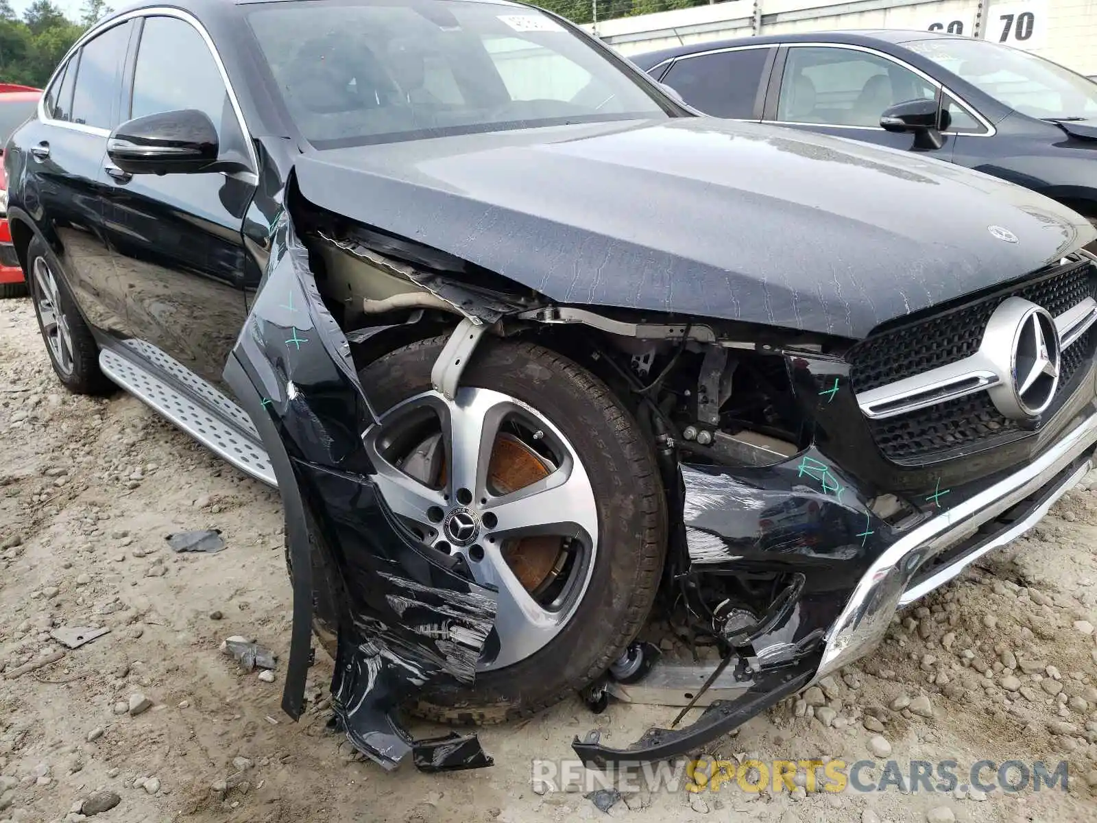 9 Photograph of a damaged car WDC0J4KB2KF563077 MERCEDES-BENZ GLC-CLASS 2019