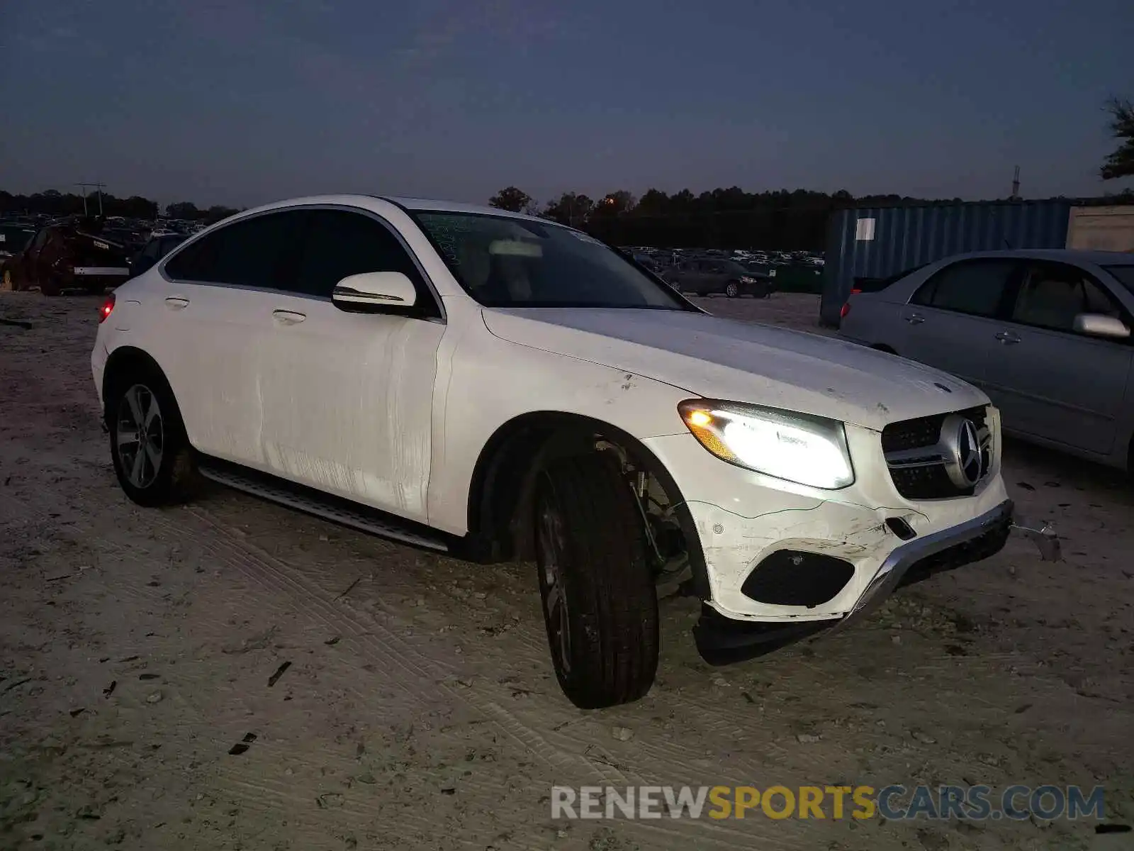 1 Photograph of a damaged car WDC0J4KB3KF598498 MERCEDES-BENZ GLC-CLASS 2019