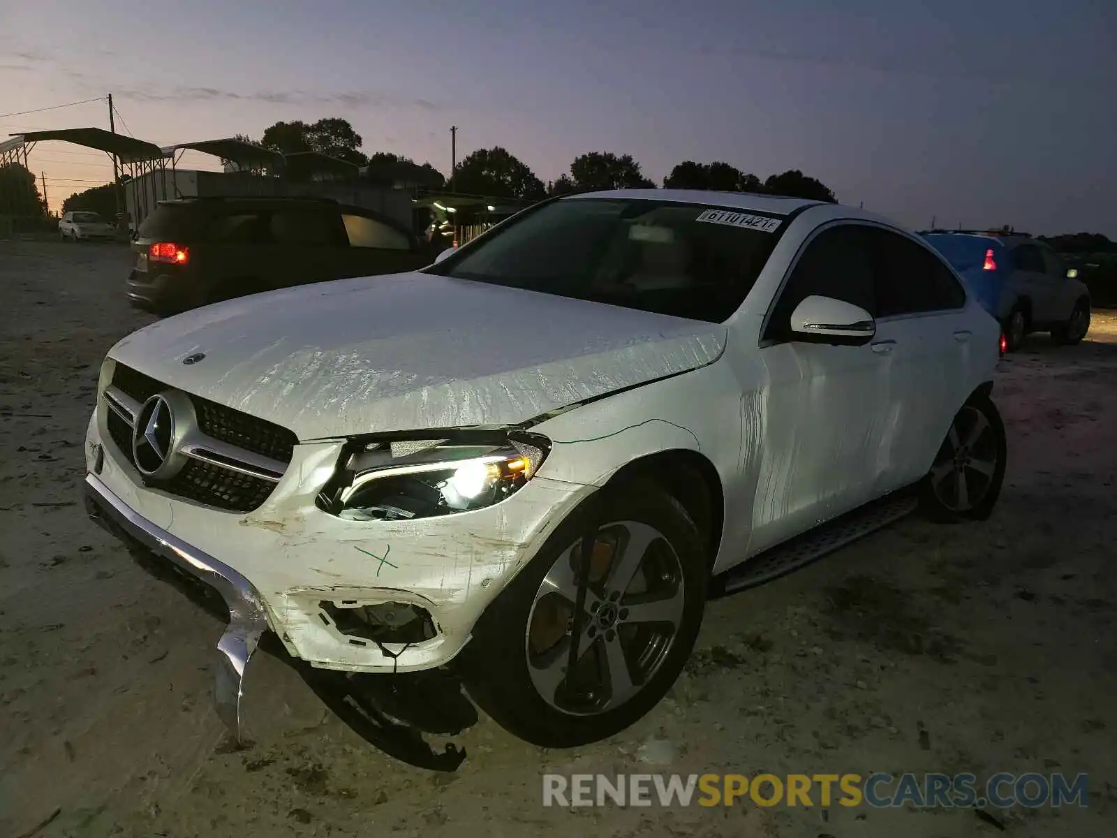 2 Photograph of a damaged car WDC0J4KB3KF598498 MERCEDES-BENZ GLC-CLASS 2019