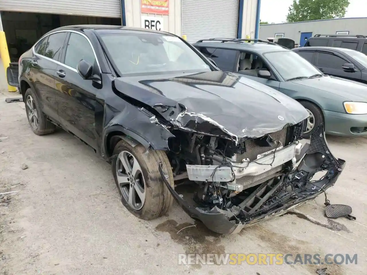 1 Photograph of a damaged car WDC0J4KB4KF562822 MERCEDES-BENZ GLC-CLASS 2019