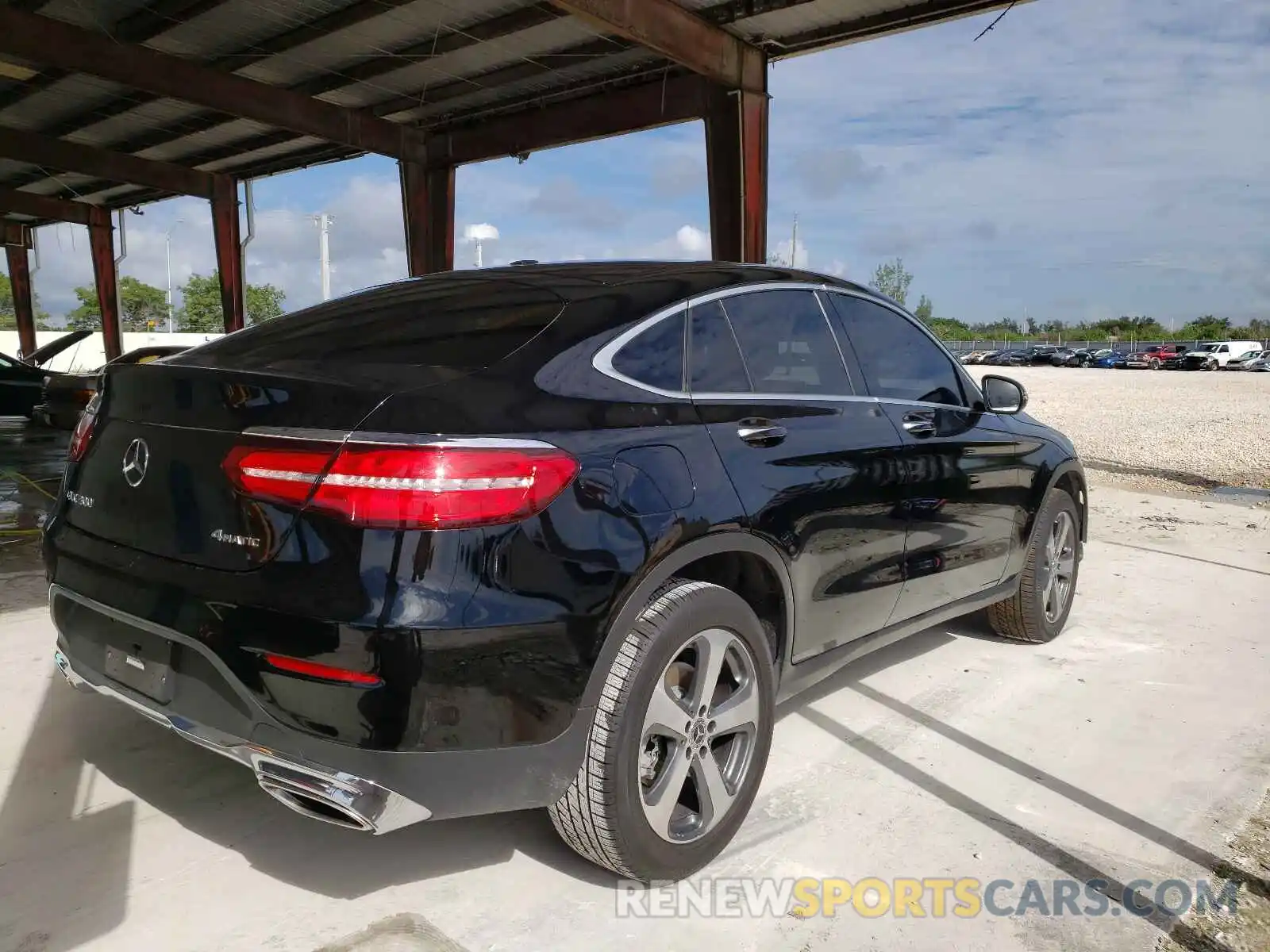 4 Photograph of a damaged car WDC0J4KB5KF572453 MERCEDES-BENZ GLC-CLASS 2019