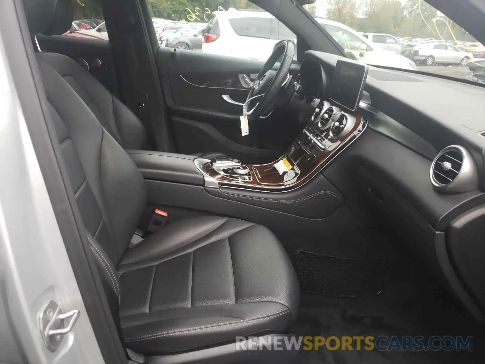 5 Photograph of a damaged car WDC0J4KB5KF597014 MERCEDES-BENZ GLC-CLASS 2019