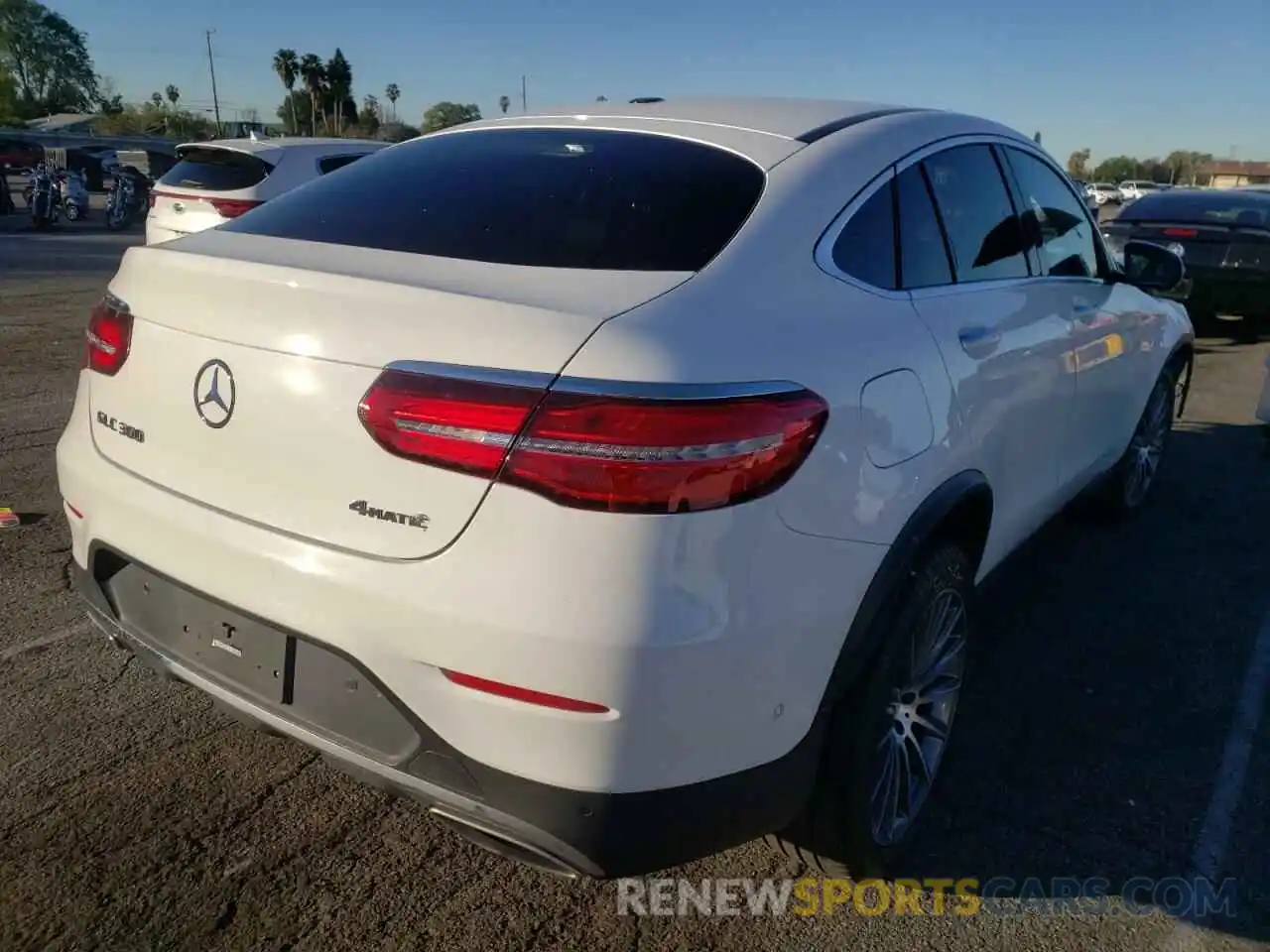 4 Photograph of a damaged car WDC0J4KB8KF512618 MERCEDES-BENZ GLC-CLASS 2019