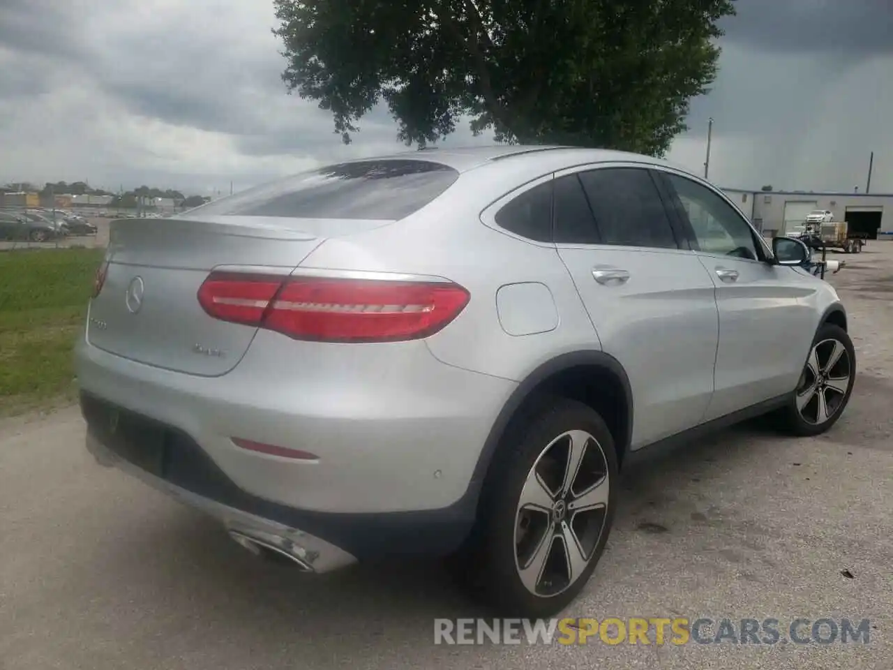 4 Photograph of a damaged car WDC0J4KB9KF483050 MERCEDES-BENZ GLC-CLASS 2019