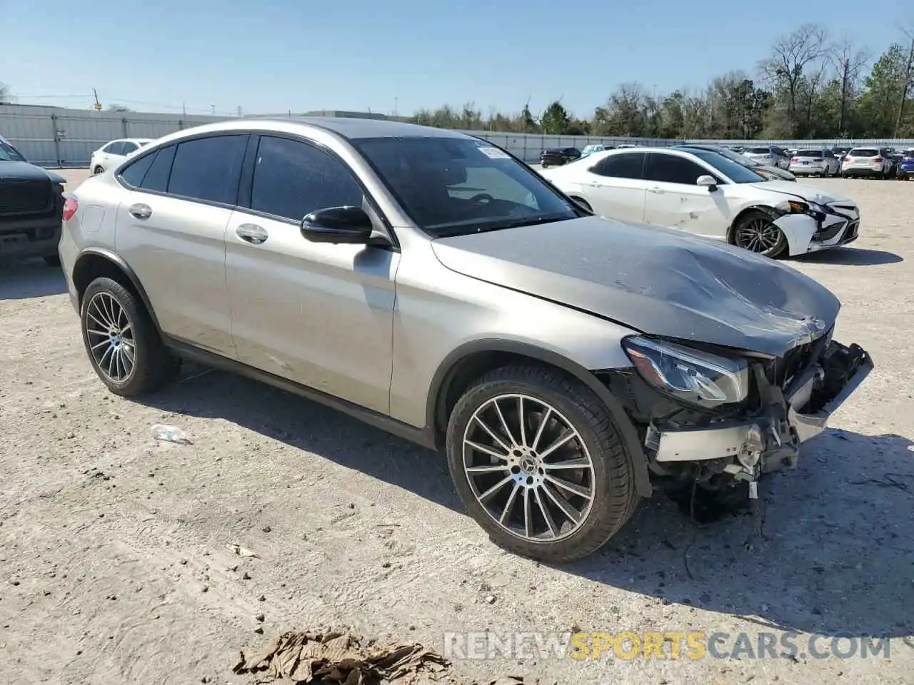 4 Photograph of a damaged car WDC0J4KBXKF627611 MERCEDES-BENZ GLC-CLASS 2019