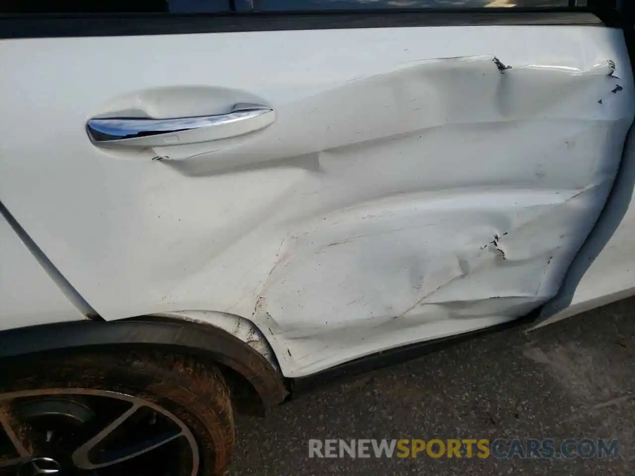 9 Photograph of a damaged car WDC0J6EB3KF543878 MERCEDES-BENZ GLC-CLASS 2019