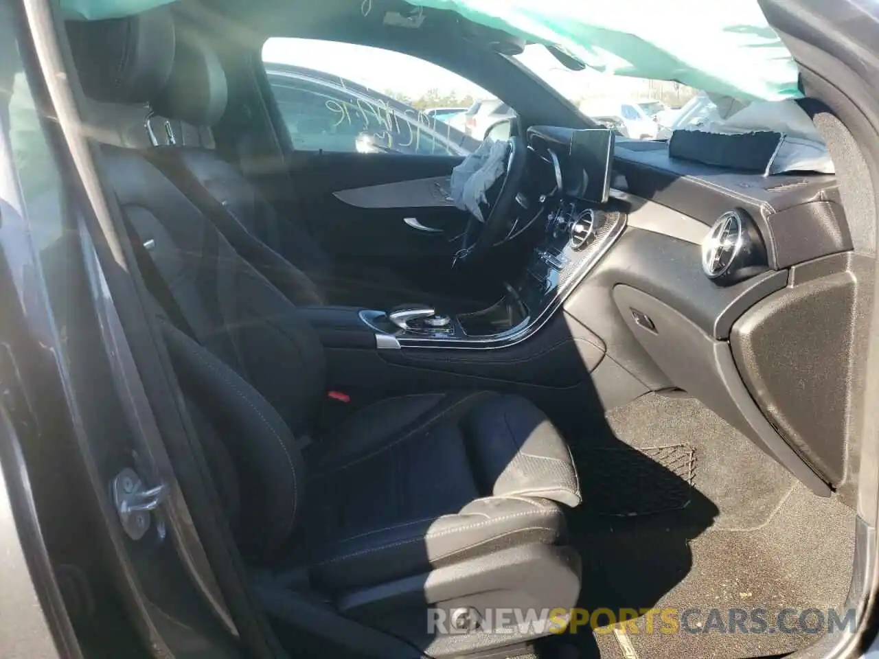 5 Photograph of a damaged car WDC0J8JB5KF568721 MERCEDES-BENZ GLC-CLASS 2019