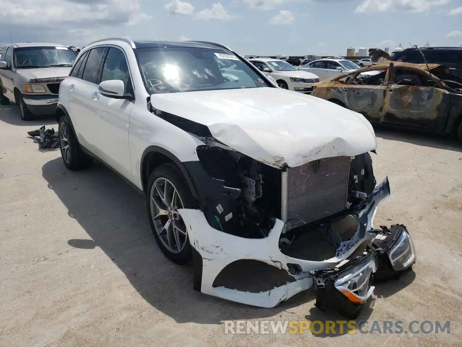 1 Photograph of a damaged car W1N0G8DB0LF862912 MERCEDES-BENZ GLC-CLASS 2020