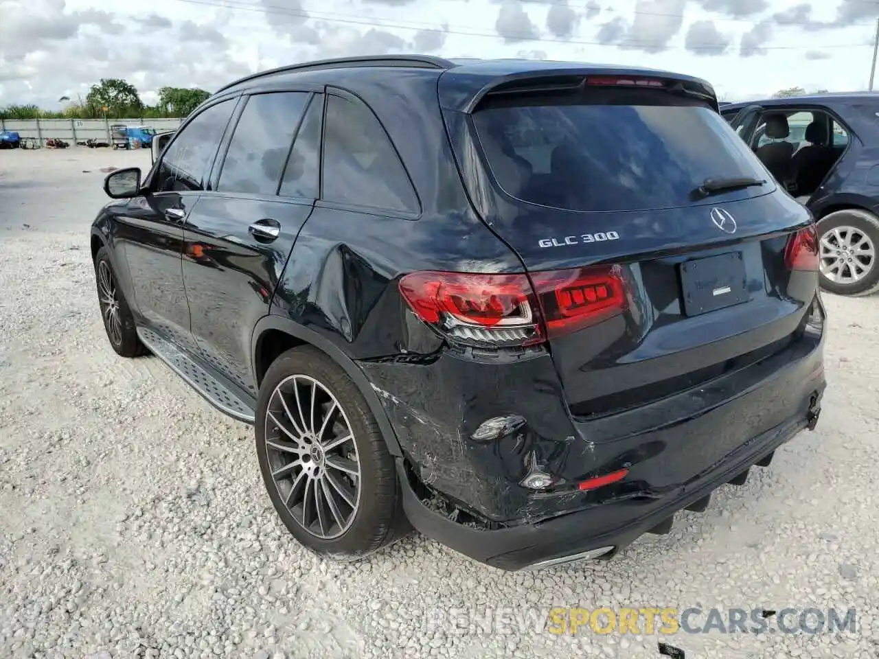 3 Photograph of a damaged car W1N0G8DB1LF801004 MERCEDES-BENZ GLC-CLASS 2020