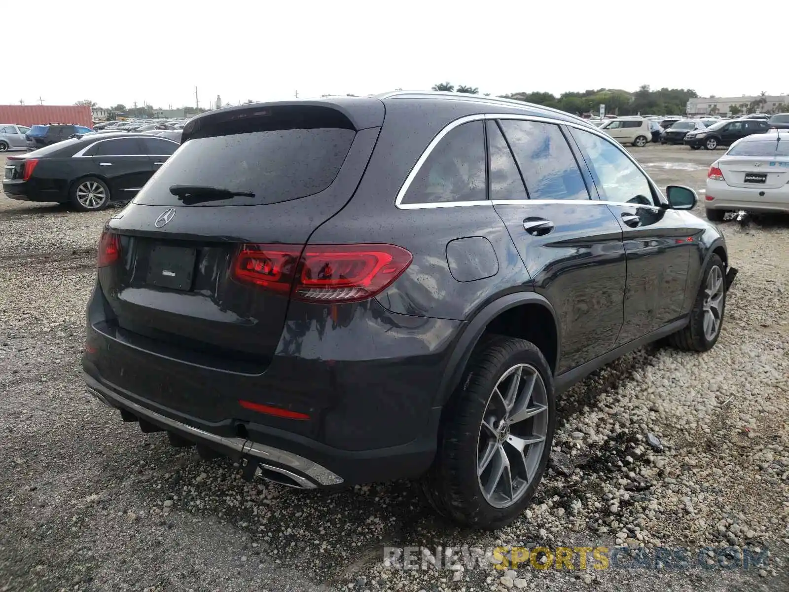 4 Photograph of a damaged car W1N0G8DB1LF811371 MERCEDES-BENZ GLC-CLASS 2020