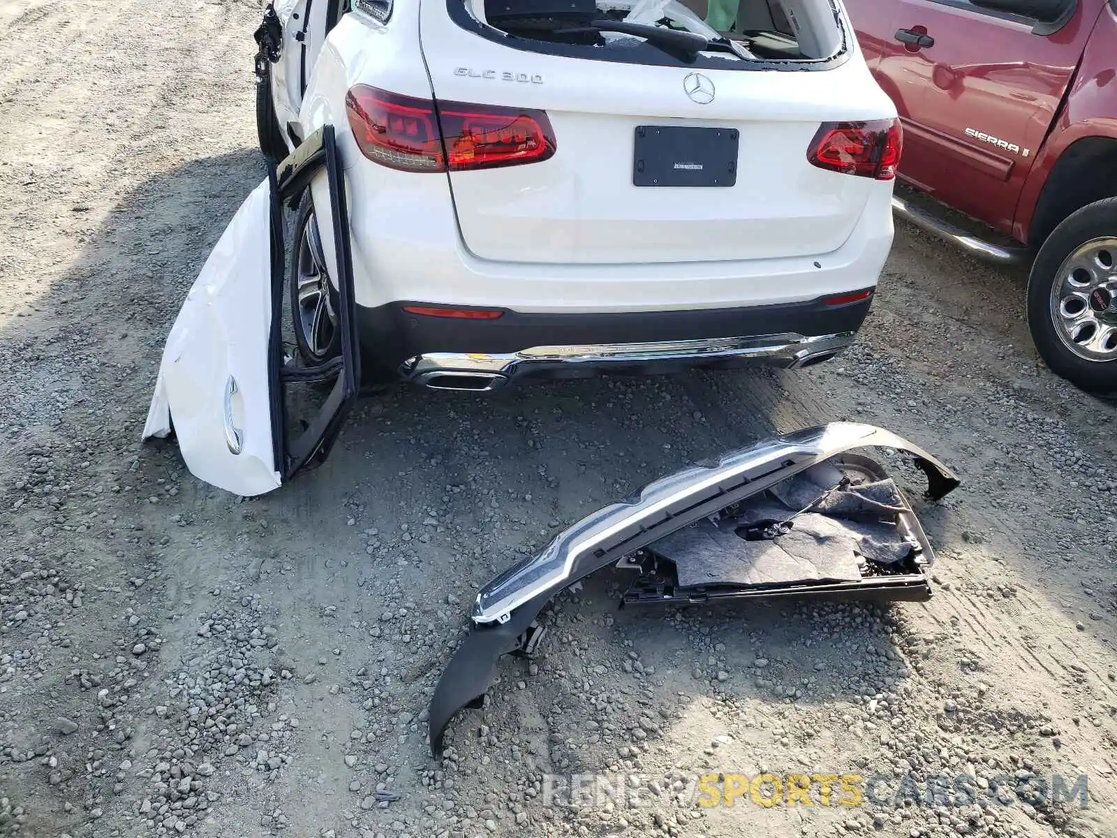 8 Photograph of a damaged car W1N0G8DB1LV257982 MERCEDES-BENZ GLC-CLASS 2020