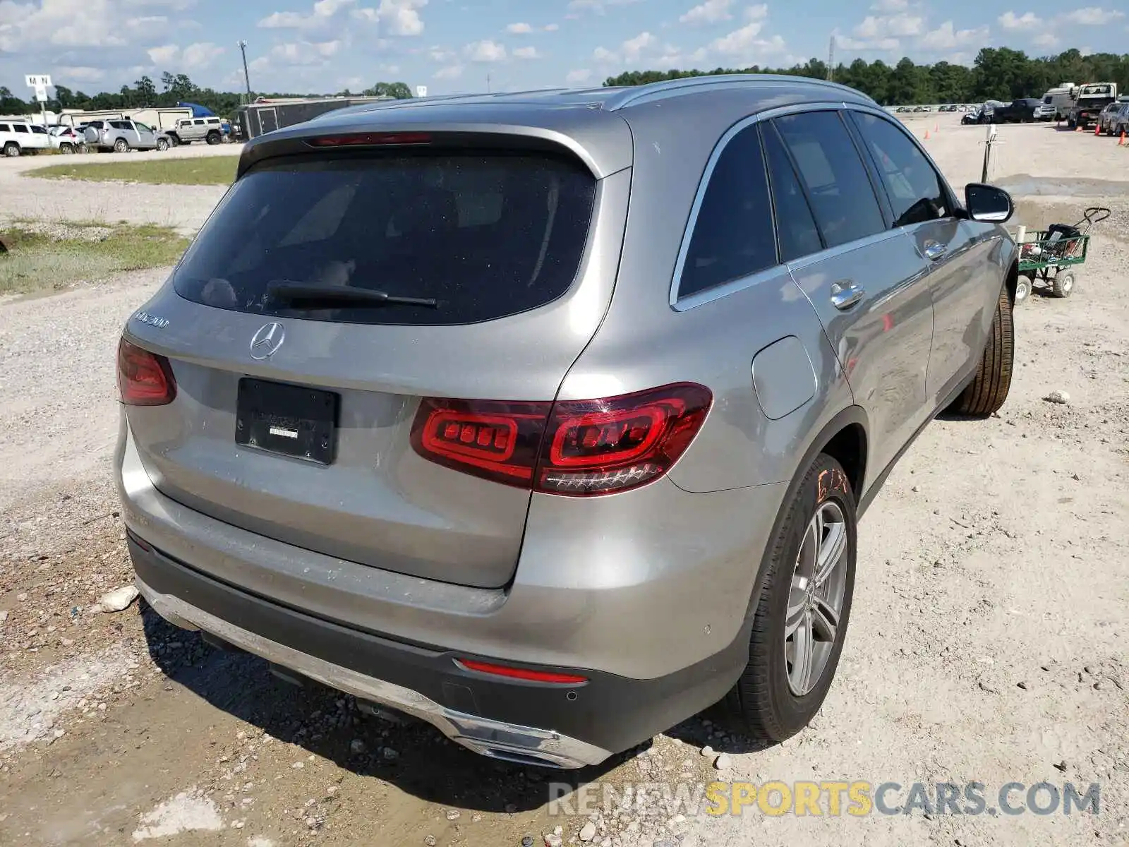 4 Photograph of a damaged car W1N0G8DB2LF864807 MERCEDES-BENZ GLC-CLASS 2020