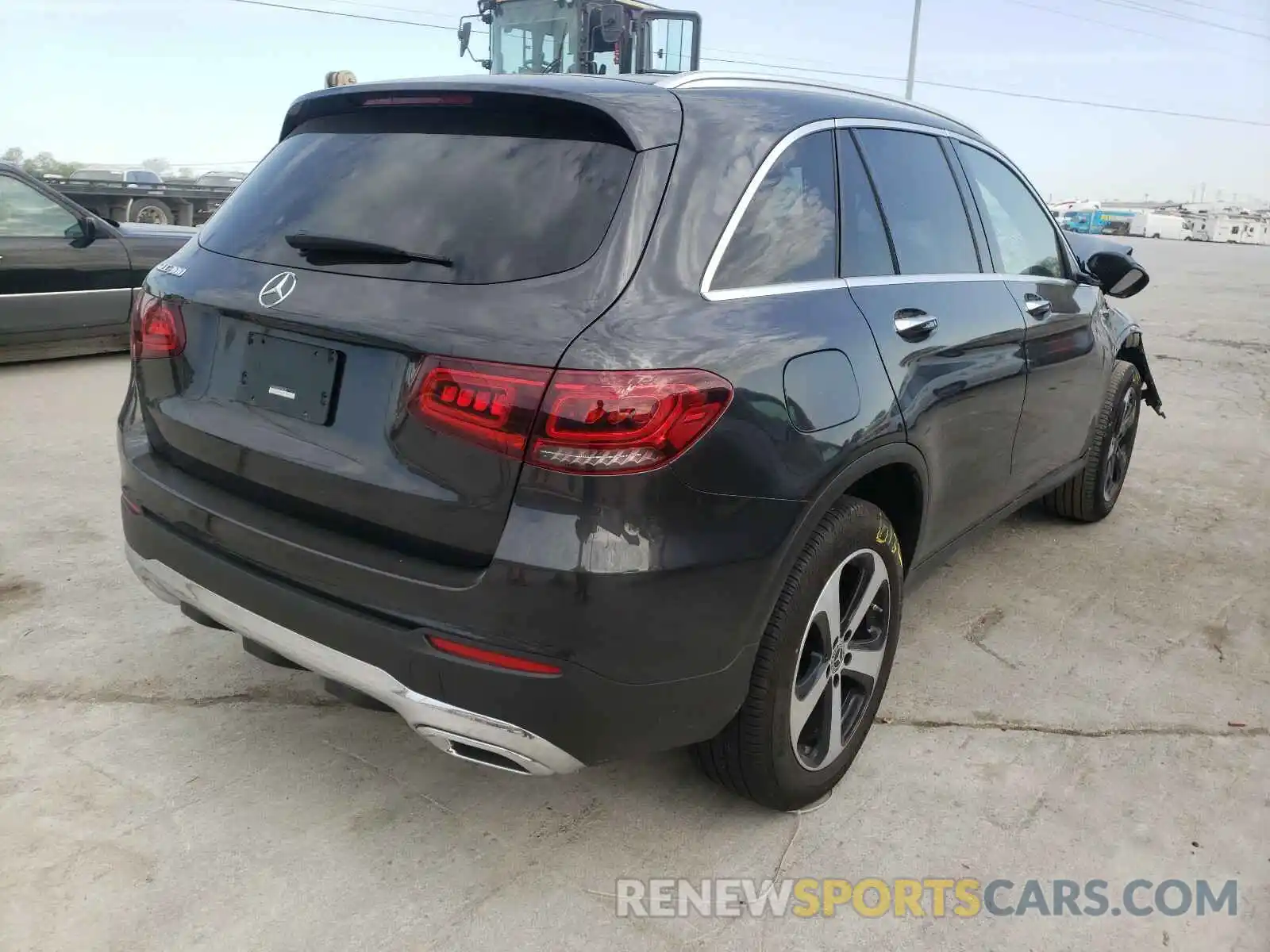 4 Photograph of a damaged car W1N0G8DB3LF768359 MERCEDES-BENZ GLC-CLASS 2020