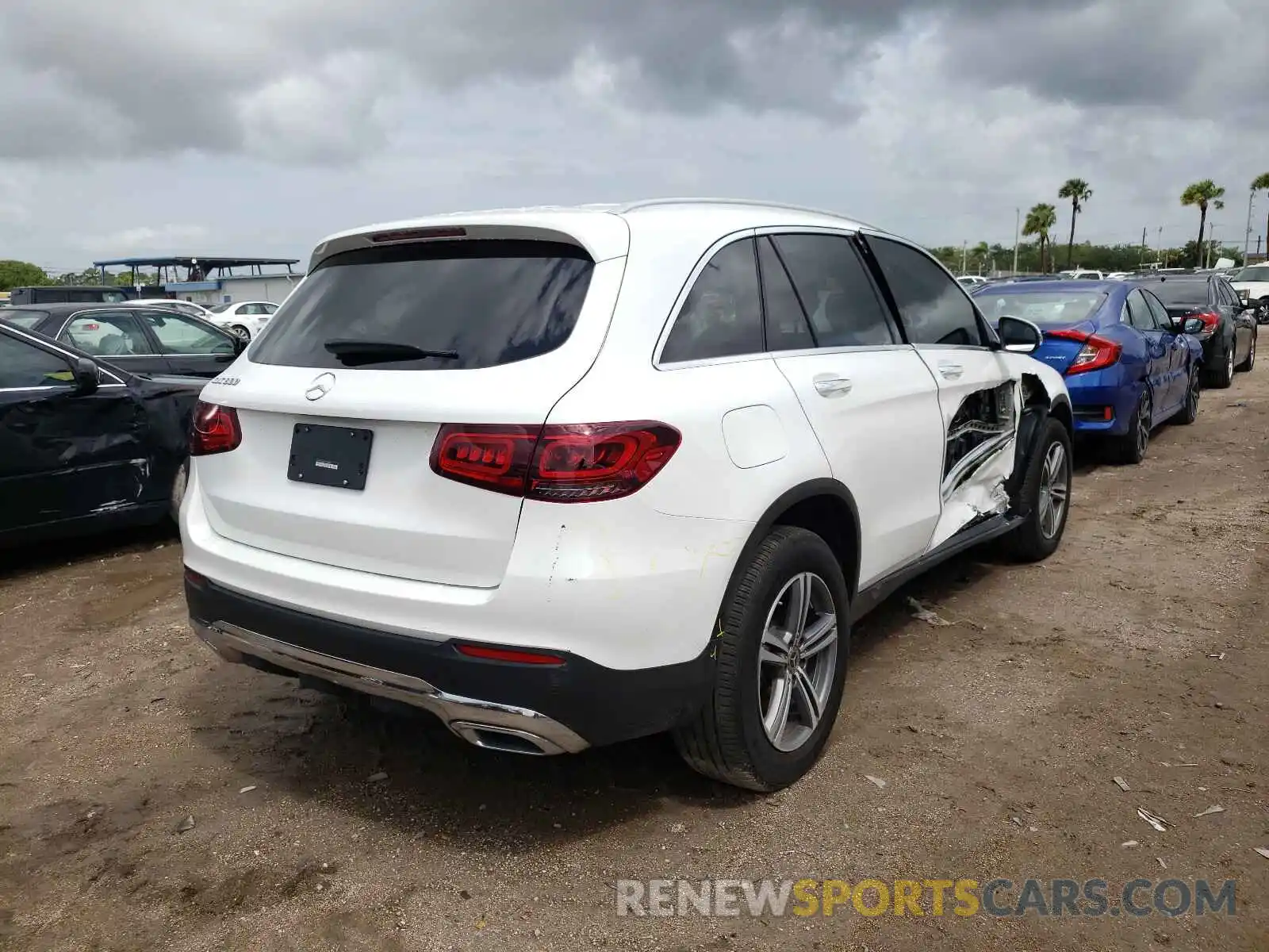 4 Photograph of a damaged car W1N0G8DB4LF785445 MERCEDES-BENZ GLC-CLASS 2020