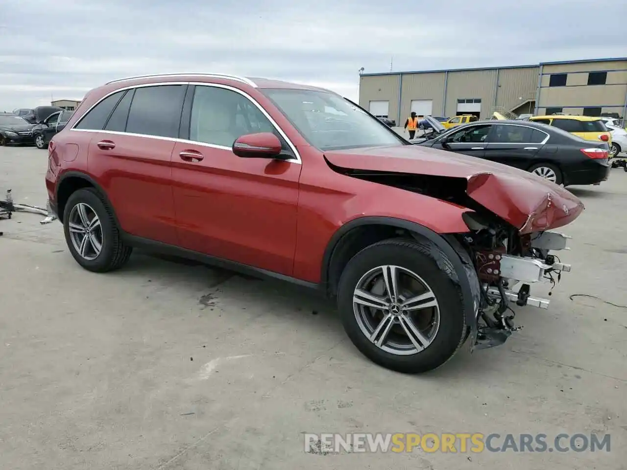 4 Photograph of a damaged car W1N0G8DB4LF824048 MERCEDES-BENZ GLC-CLASS 2020