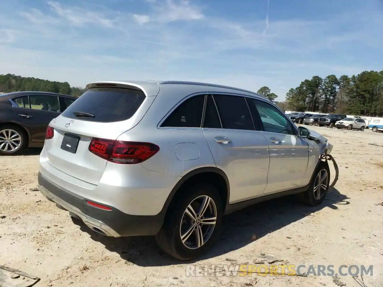 4 Photograph of a damaged car W1N0G8DB5LF764796 MERCEDES-BENZ GLC-CLASS 2020