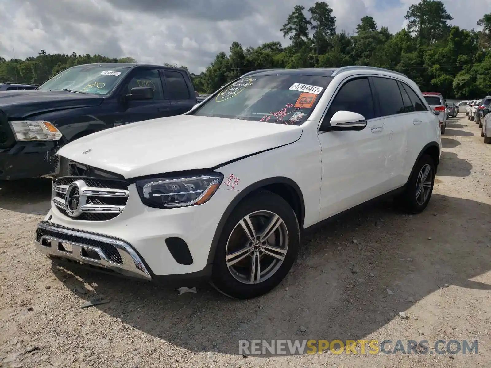 2 Photograph of a damaged car W1N0G8DB5LF805346 MERCEDES-BENZ GLC-CLASS 2020