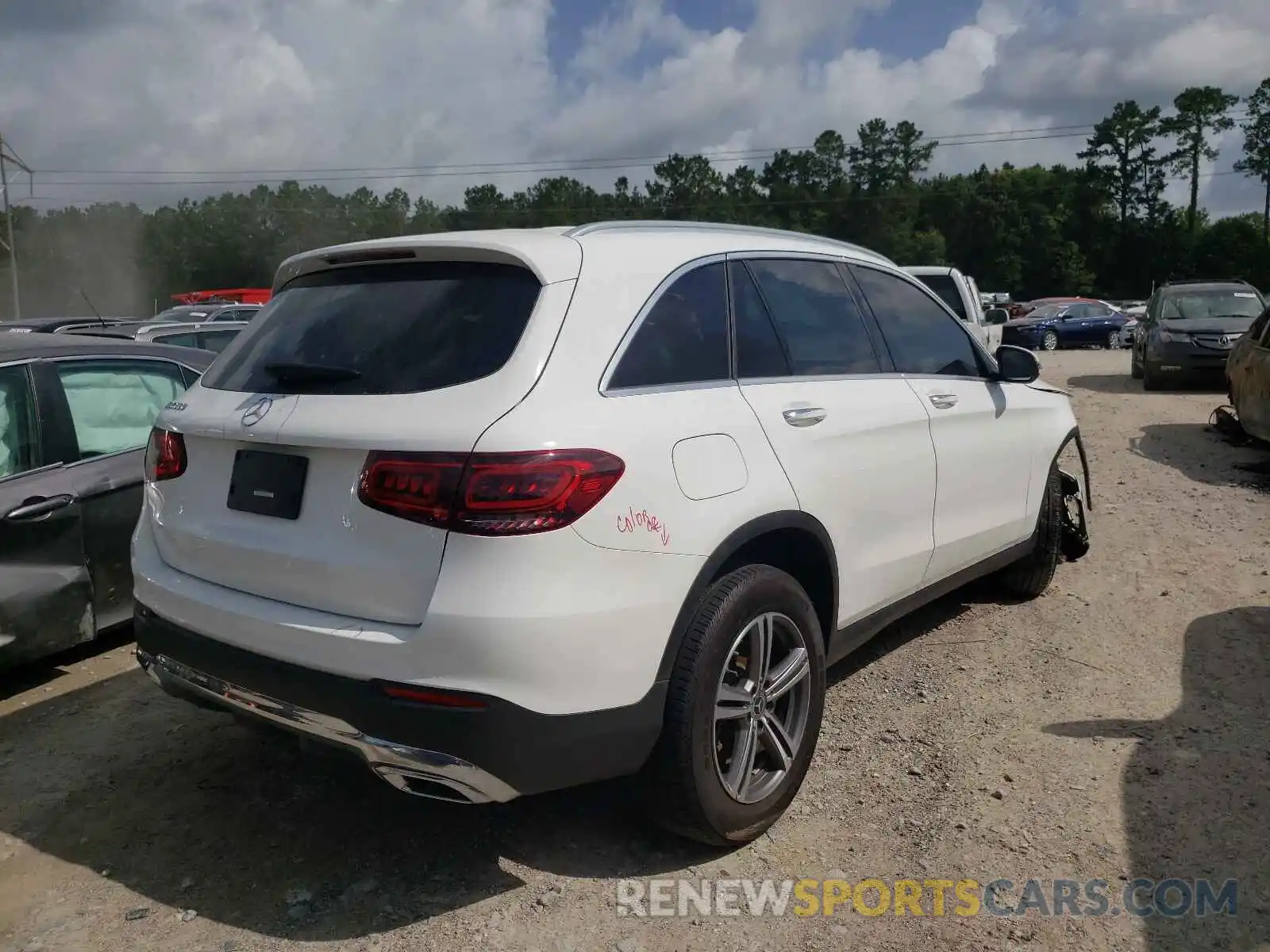 4 Photograph of a damaged car W1N0G8DB5LF805346 MERCEDES-BENZ GLC-CLASS 2020