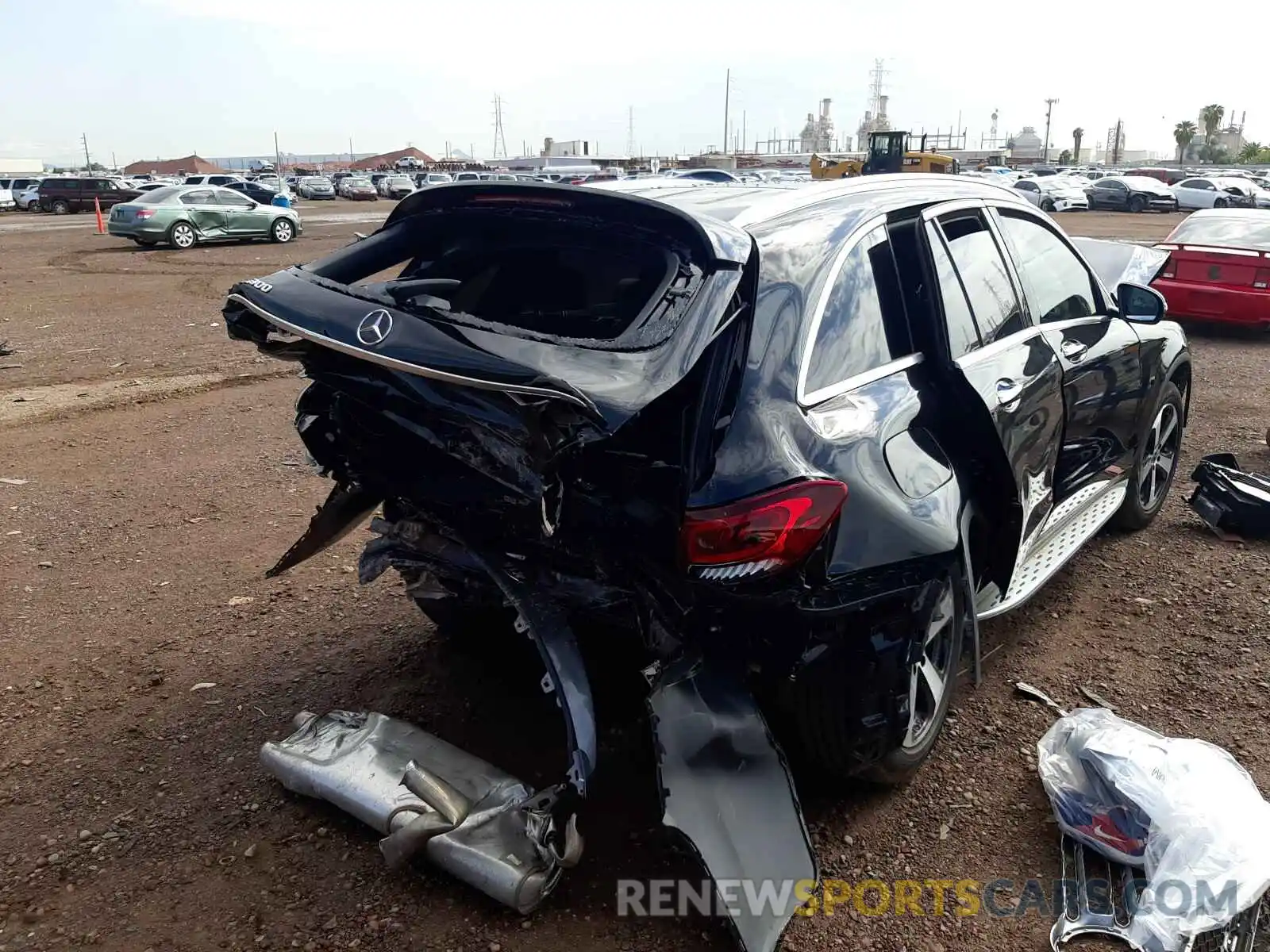 4 Photograph of a damaged car W1N0G8DB5LF821787 MERCEDES-BENZ GLC-CLASS 2020