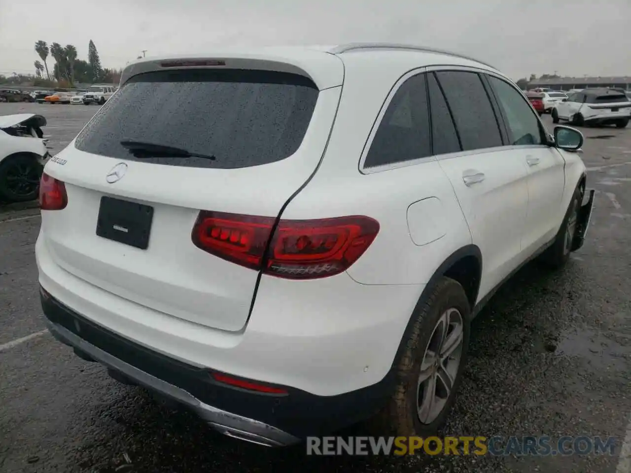 4 Photograph of a damaged car W1N0G8DB5LF834362 MERCEDES-BENZ GLC-CLASS 2020