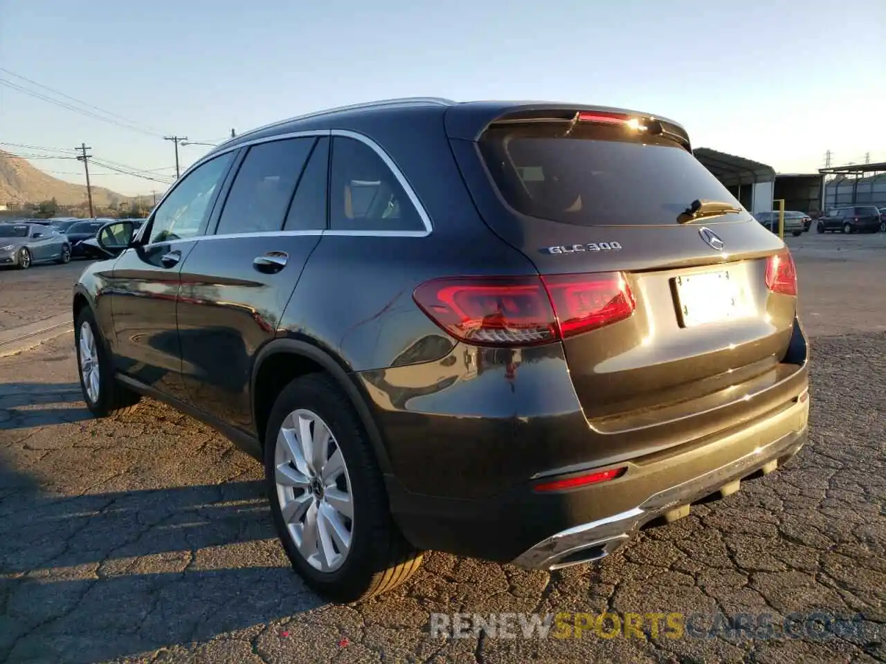 3 Photograph of a damaged car W1N0G8DB6LF774107 MERCEDES-BENZ GLC-CLASS 2020