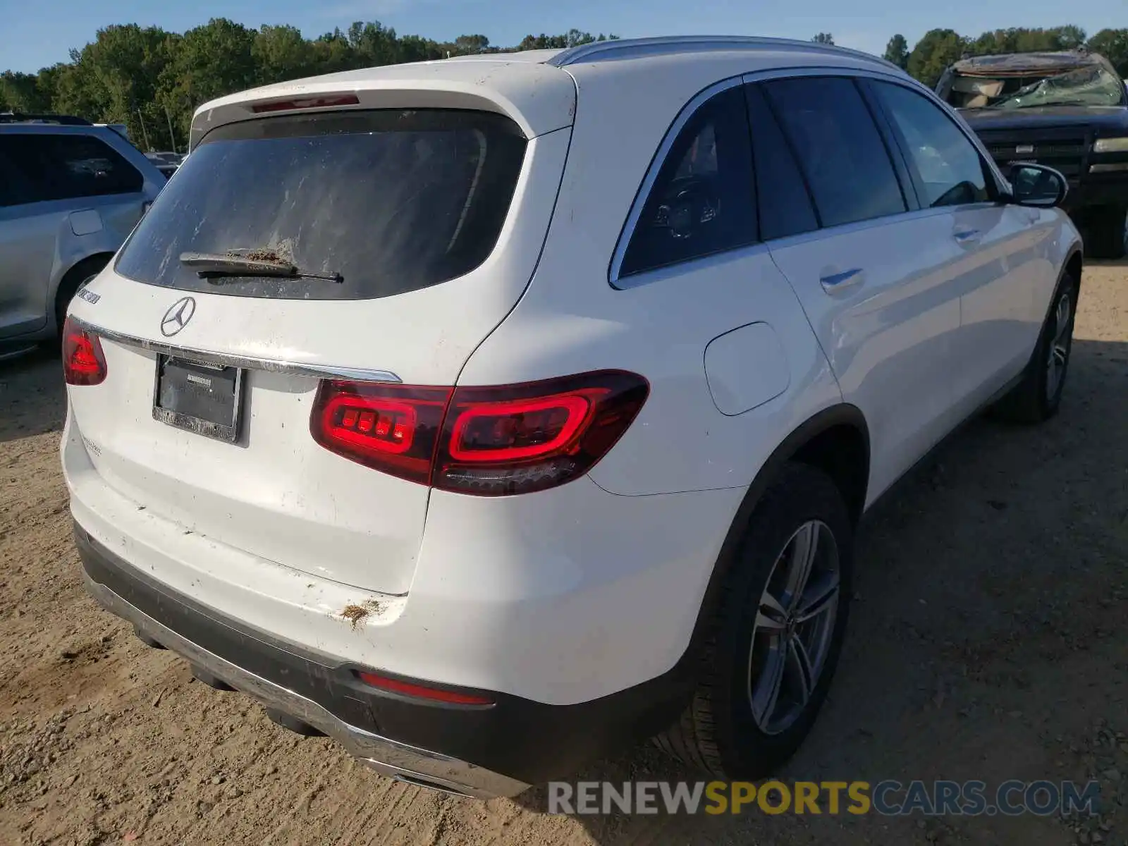 4 Photograph of a damaged car W1N0G8DB7LF800133 MERCEDES-BENZ GLC-CLASS 2020